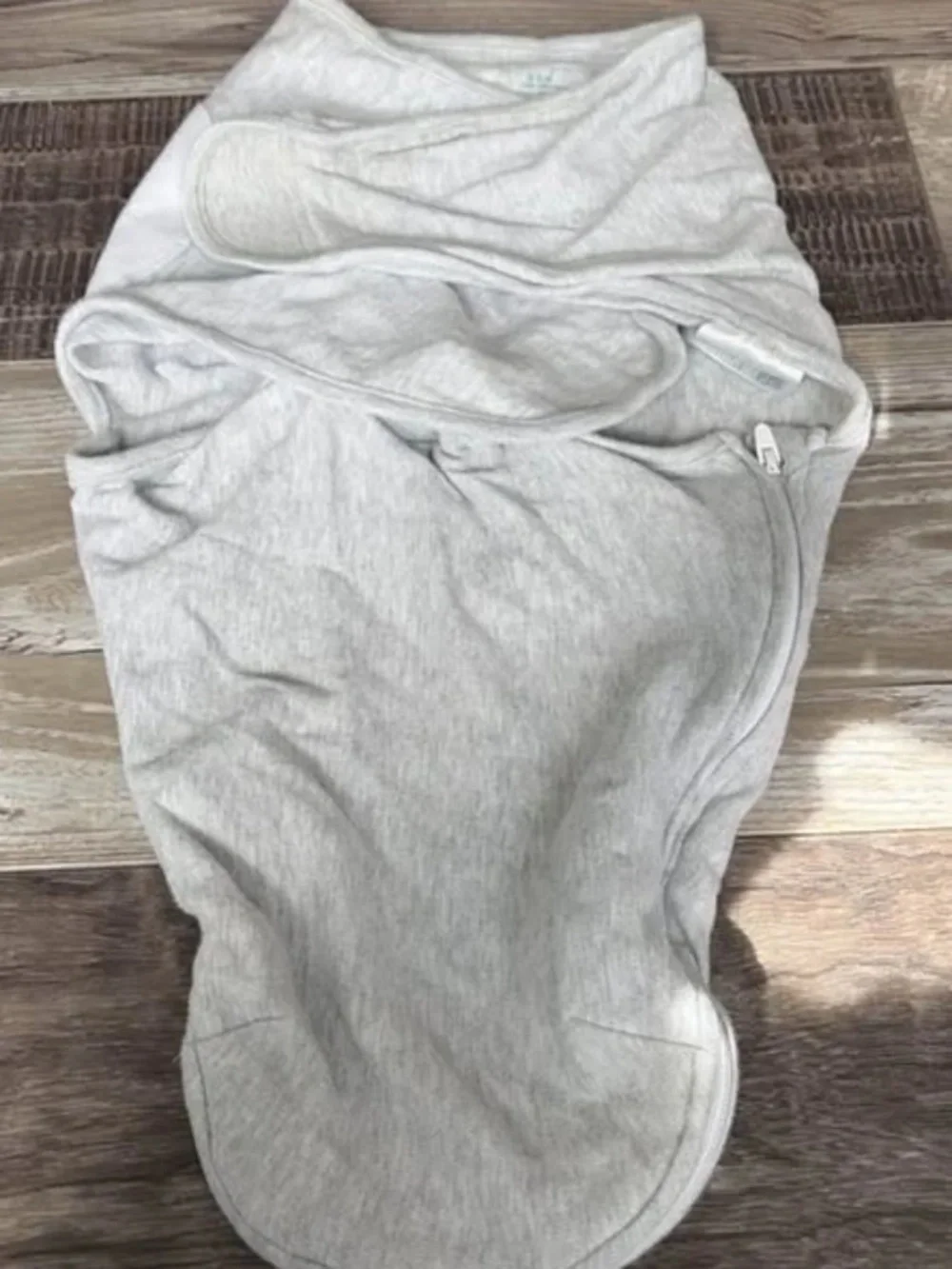 Aden + Anais essentials gray swaddle (0-3M)